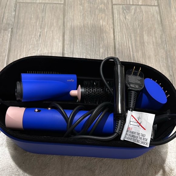 Dyson airwrap - Picture 1 of 8